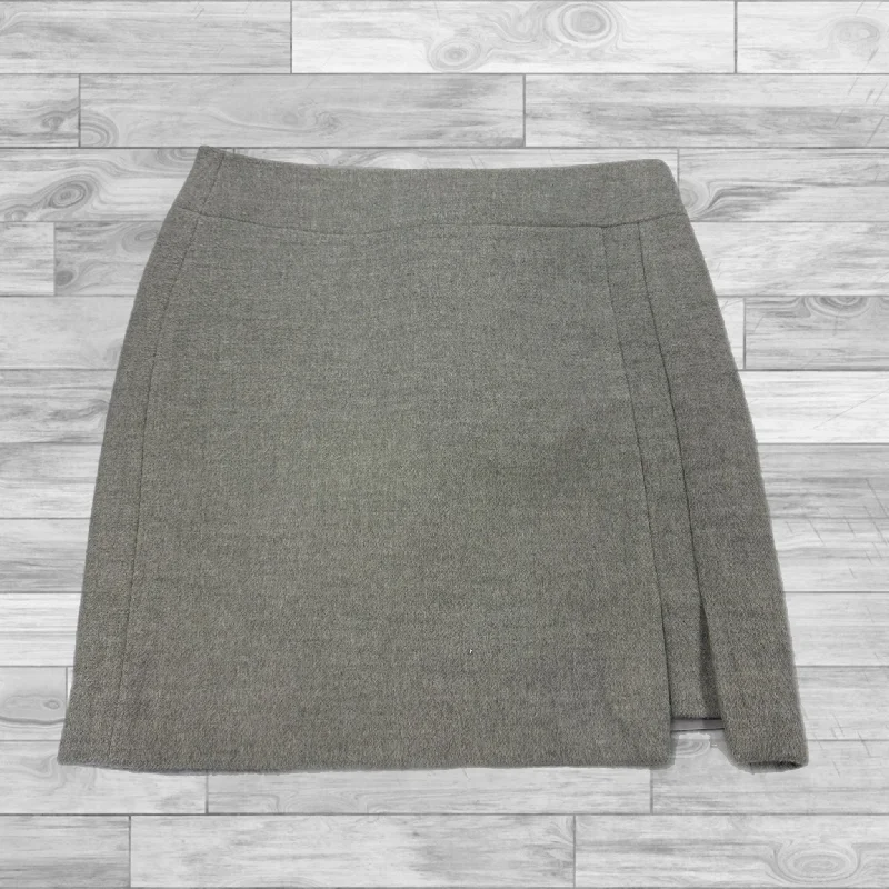 Chic wrap dresses for work-Skirt Mini & Short By White House Black Market In Grey, Size: 2